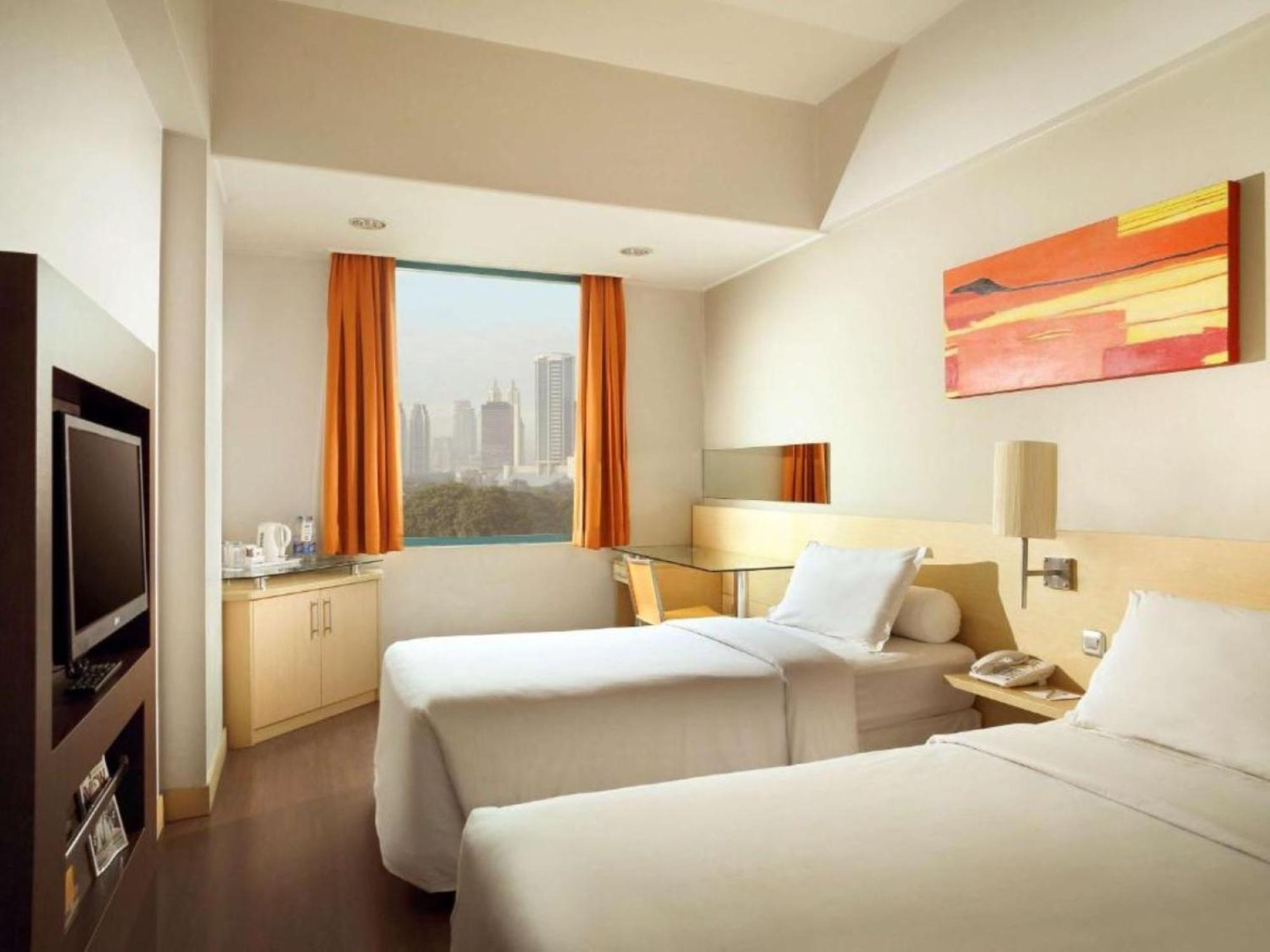 Horison Arcadia Wahid Hasyim Hotel Jakarta Exterior photo