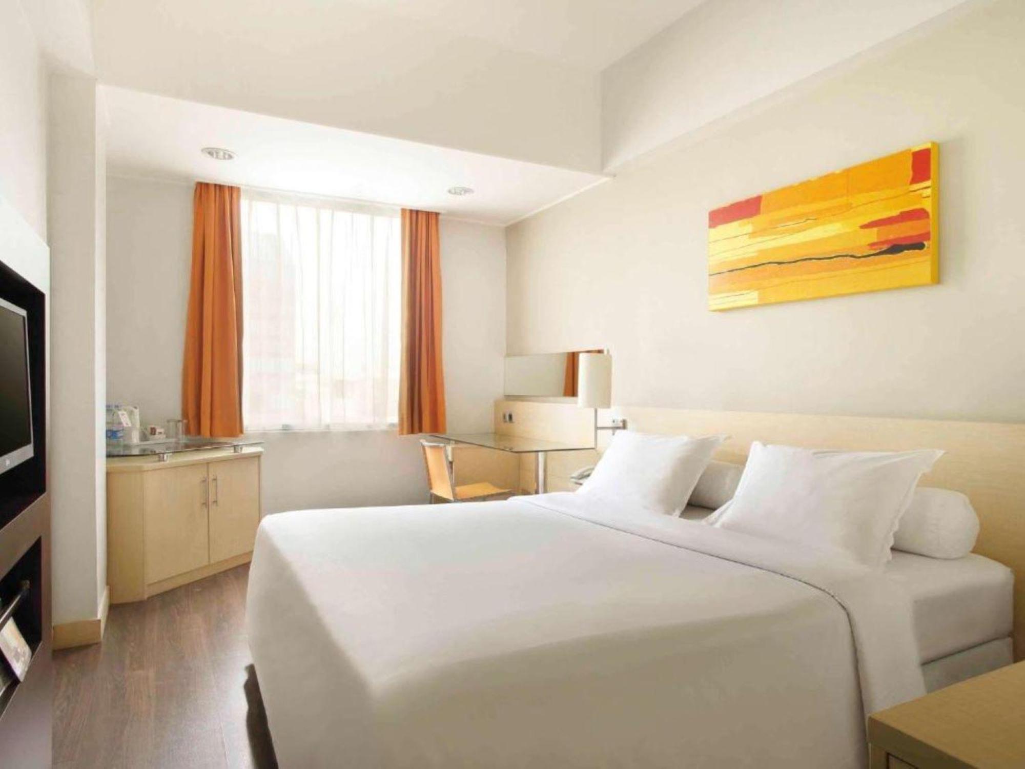 Horison Arcadia Wahid Hasyim Hotel Jakarta Exterior photo
