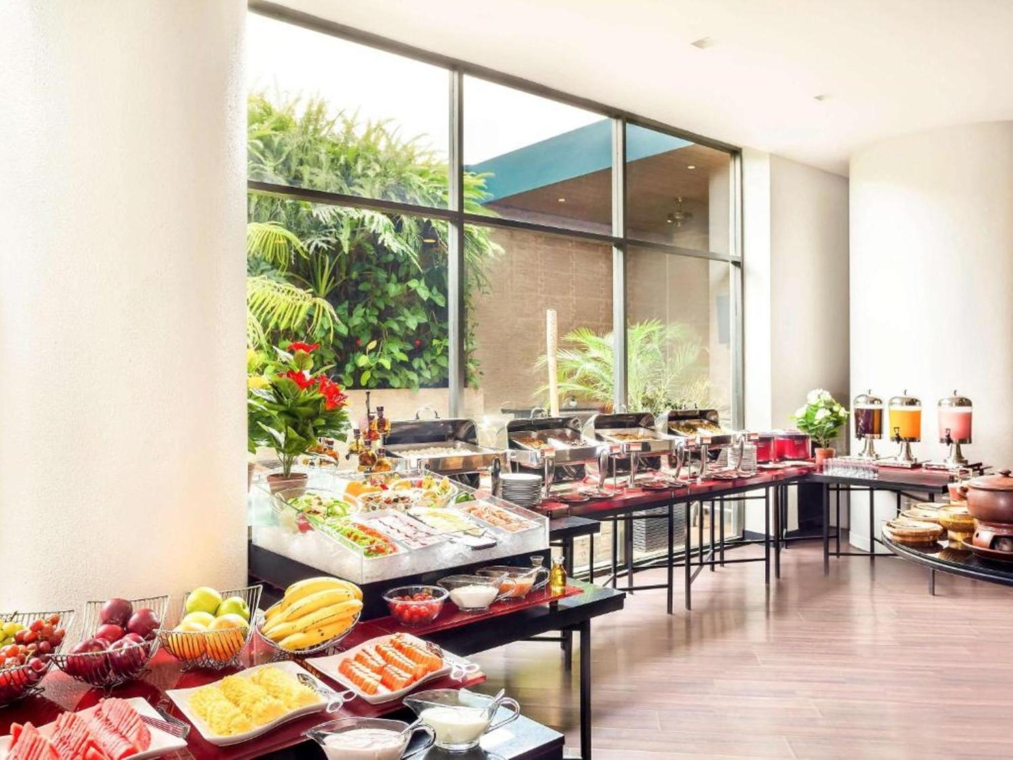 Horison Arcadia Wahid Hasyim Hotel Jakarta Exterior photo