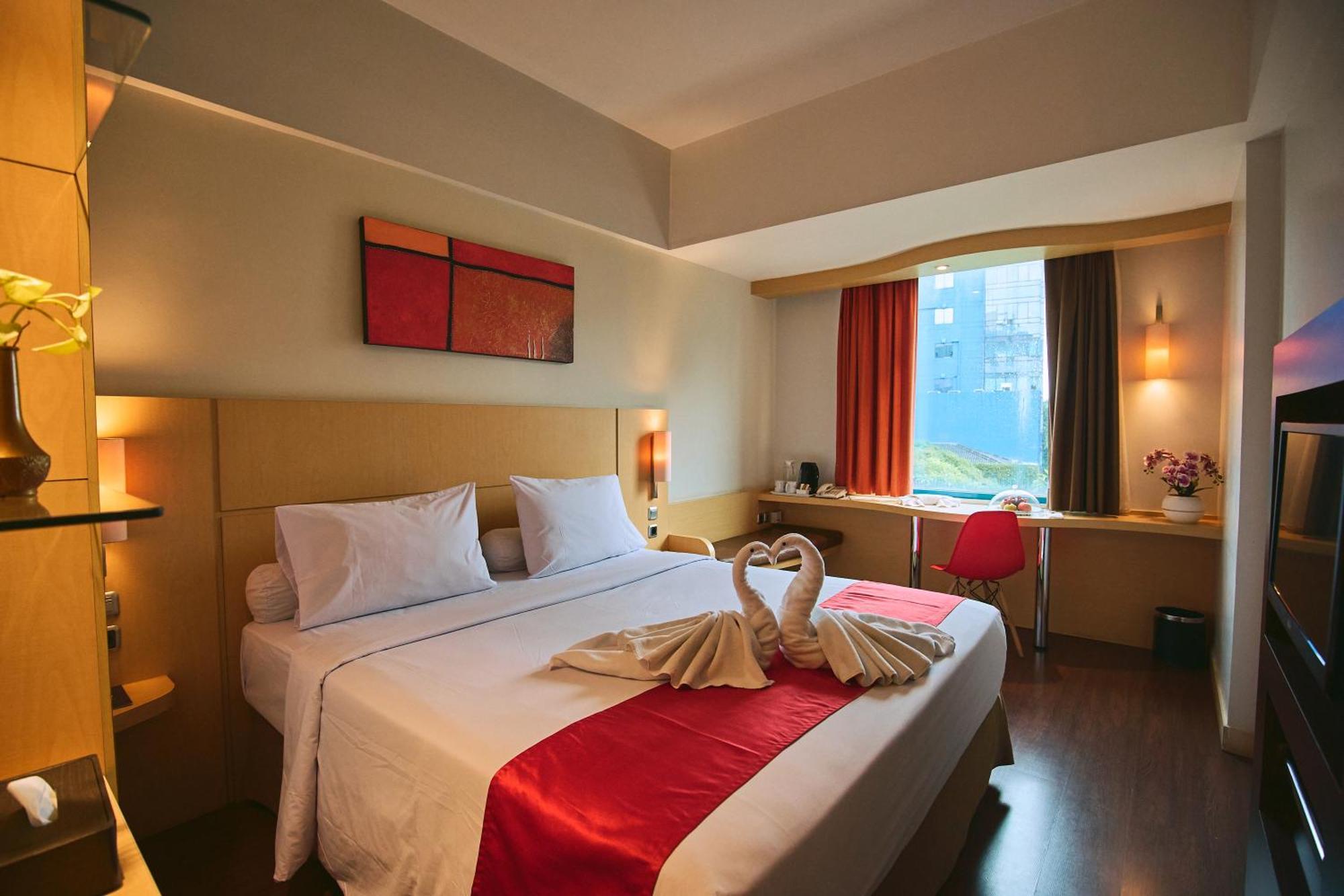 Horison Arcadia Wahid Hasyim Hotel Jakarta Exterior photo
