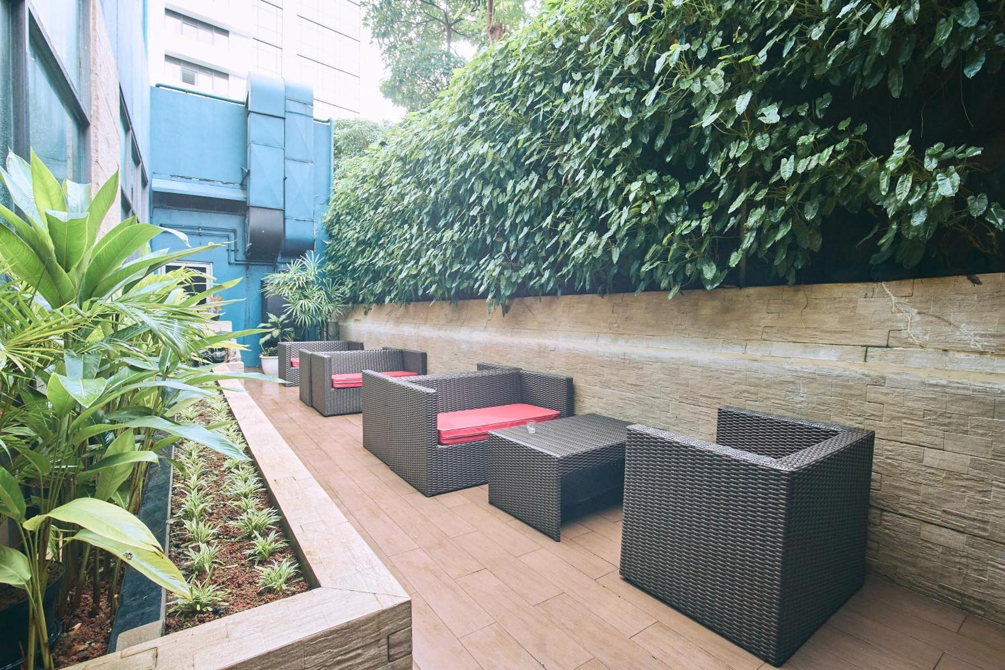 Horison Arcadia Wahid Hasyim Hotel Jakarta Exterior photo