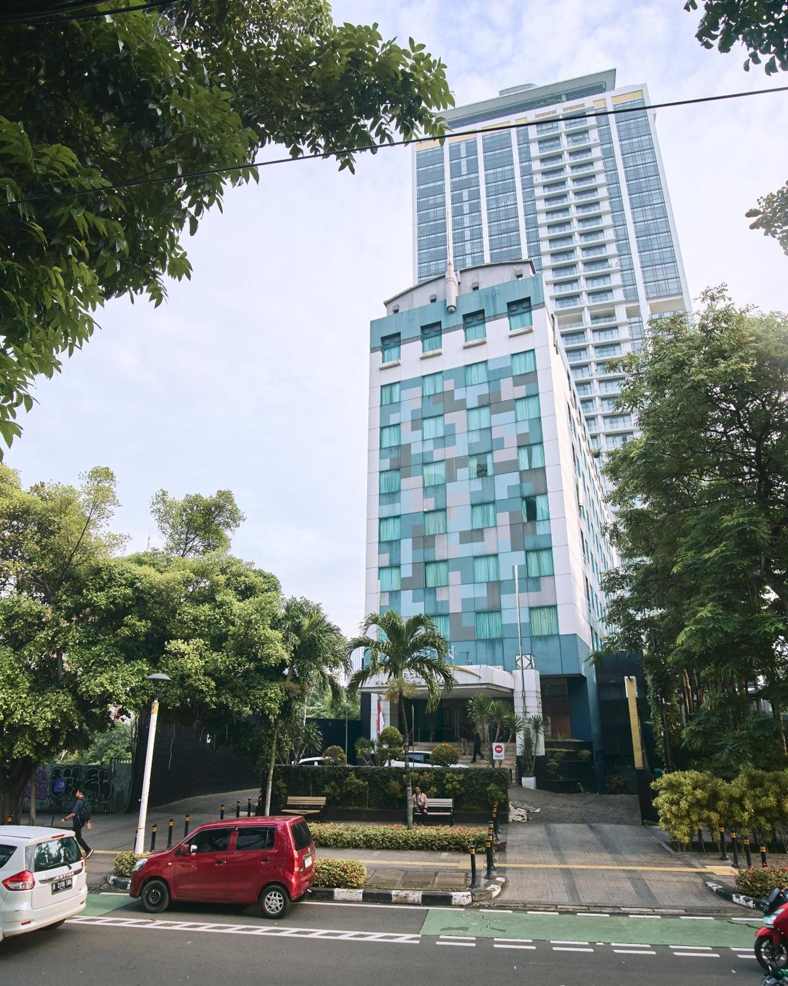 Horison Arcadia Wahid Hasyim Hotel Jakarta Exterior photo